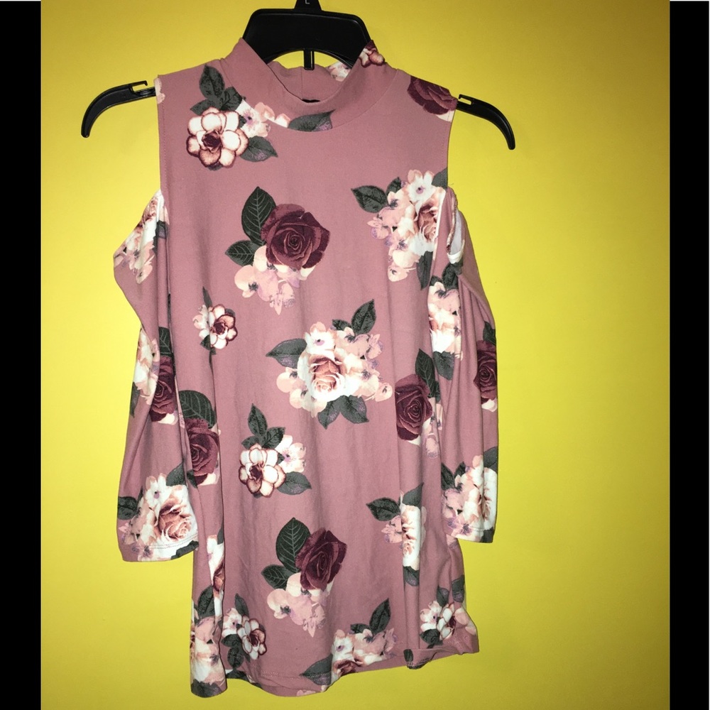 Women’s pink floral stretch open shoulder top sz M